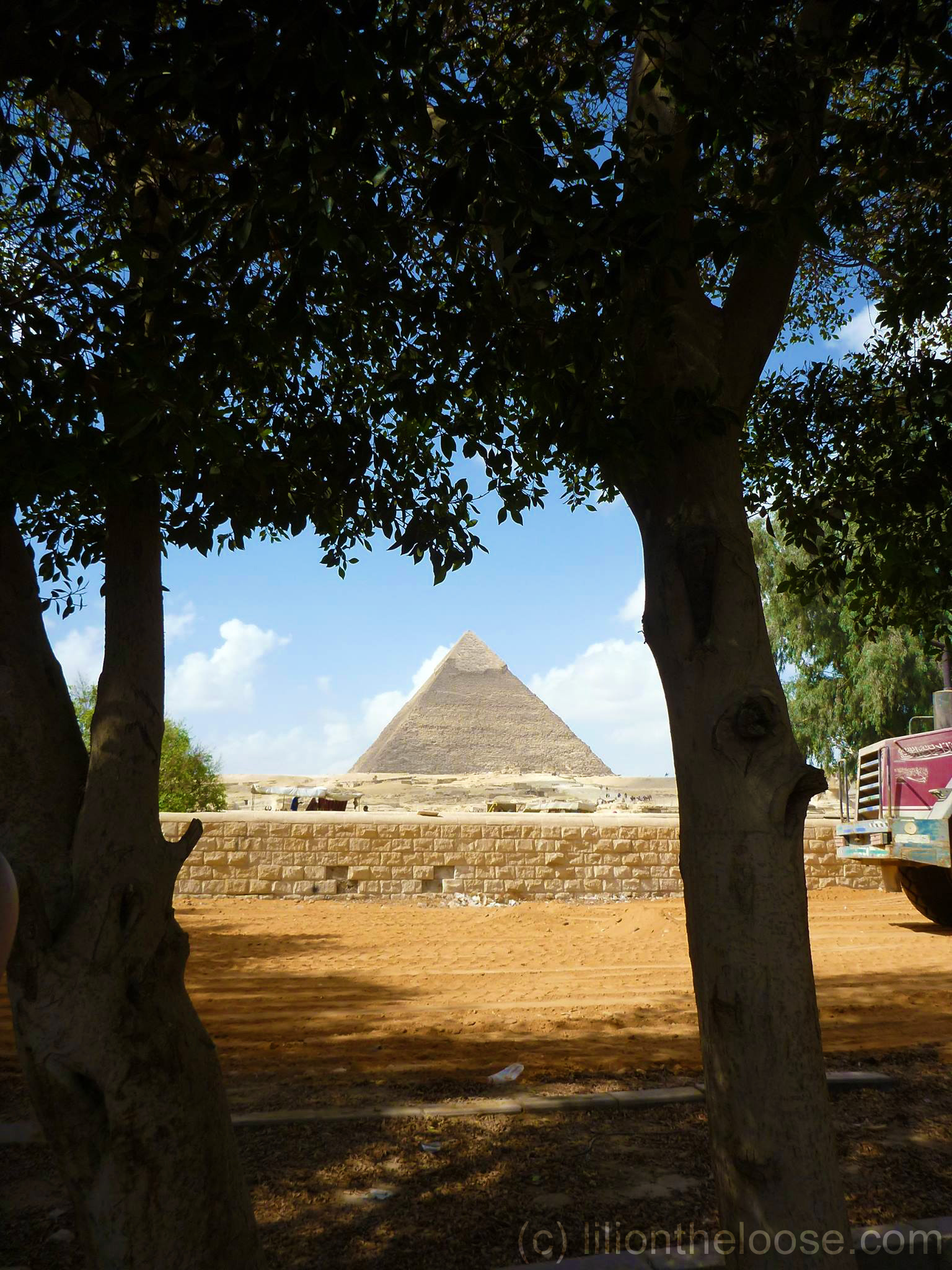 giza_pyramids34